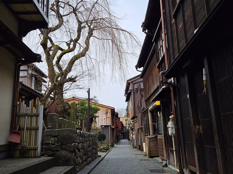 Kanazawa Private Tour - Kazuemachi - Geisha District
