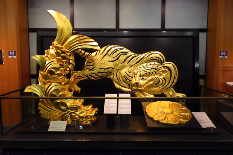 Osaka Private Tour - Osaka Castle Museum