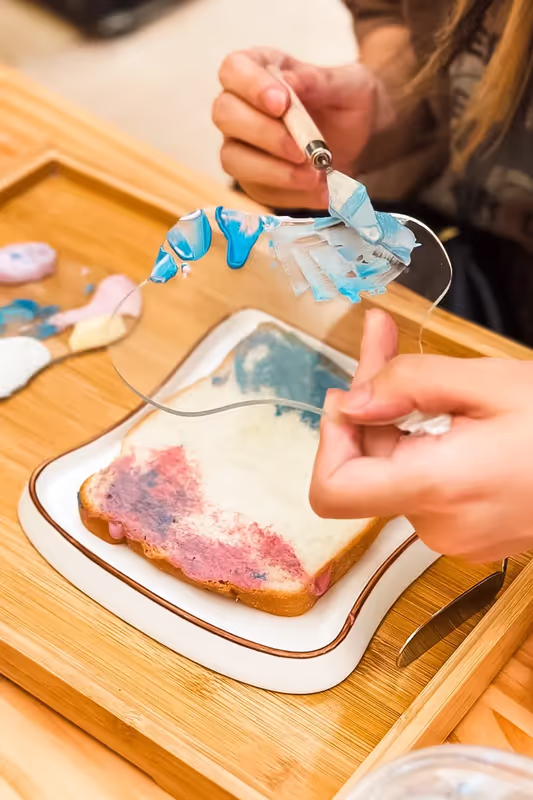 Shenzhen Private Tour - Dafen Oil Painting Village