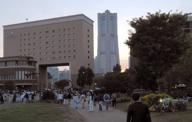 Tokyo Private Tour - Yokohama Landmark Tower from the Sea Park