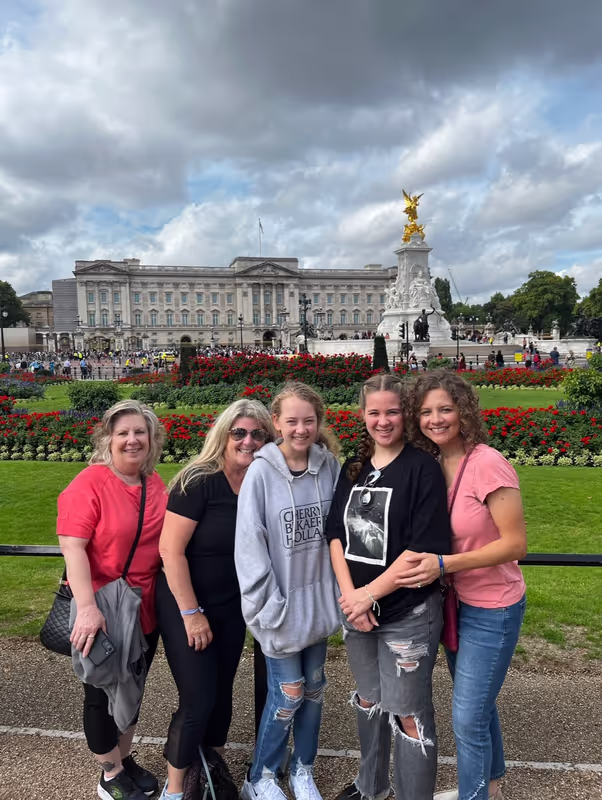 London Private Tour - Guest at Buckingham Palace