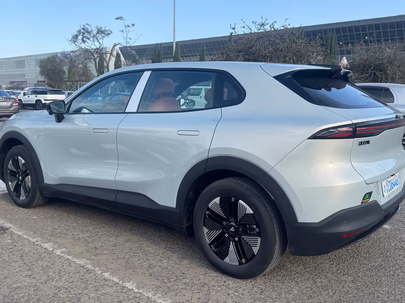 Addis Ababa Private Tour - Deepal s05 luxury EV