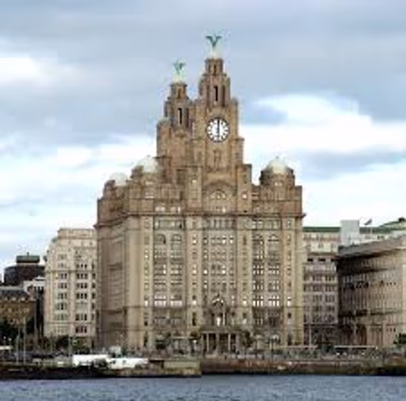 Liverpool Private Tour - Liver Building