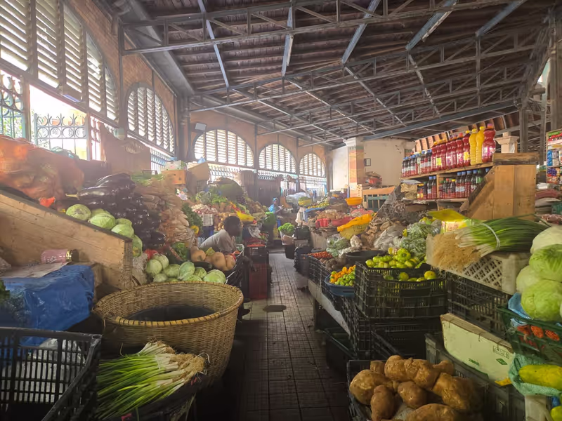 Dakar Private Tour - Kermel Market