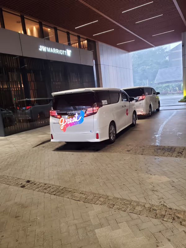 Nairobi Private Tour - Pick up Van