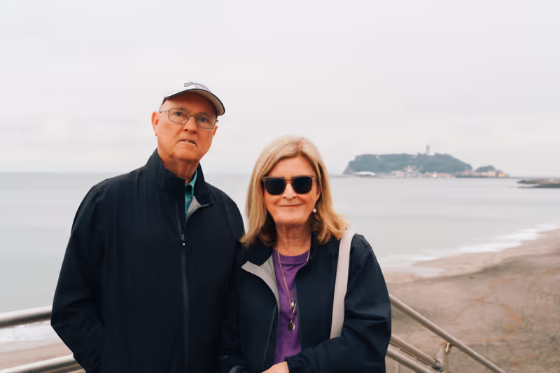 Kamakura Private Tour - Guest portrait with Enoshima