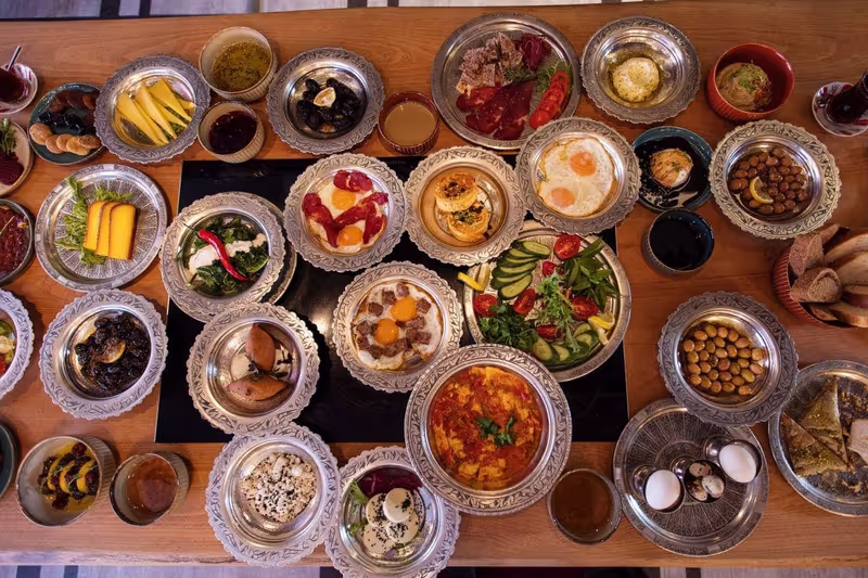 Istanbul Private Tour - Deraliye meze