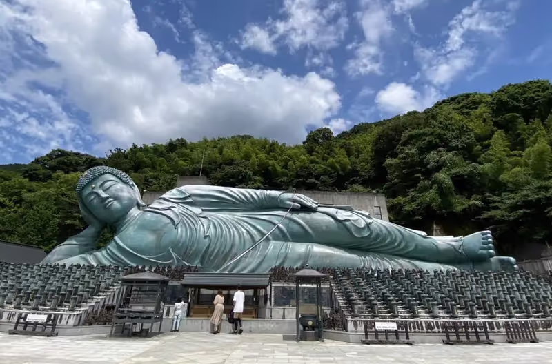 Fukuoka Private Tour - Enormous Reclining Buddha on Nanzoin