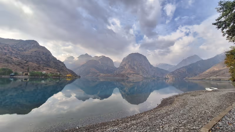 Sughd Private Tour - View of Iskandarkul on cloudy days