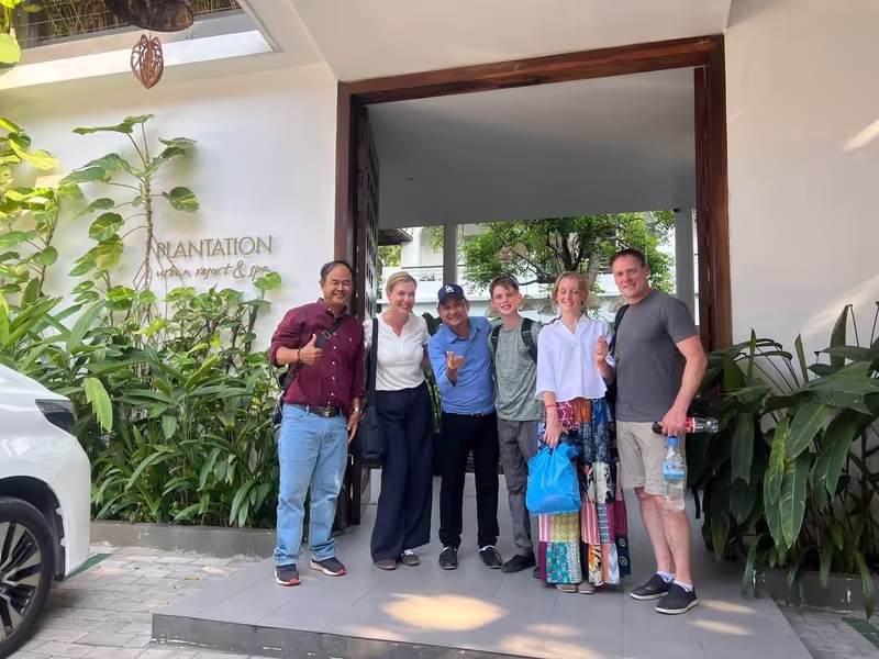 Phnom Penh Private Tour - take photos before say good bye