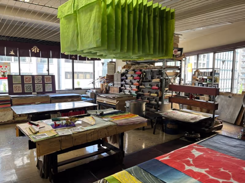 Tokyo Private Tour - Origami Kaikan Paper-dyeing studio