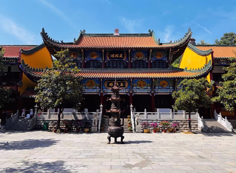 Wuhan Private Tour - Bao Tong Temple