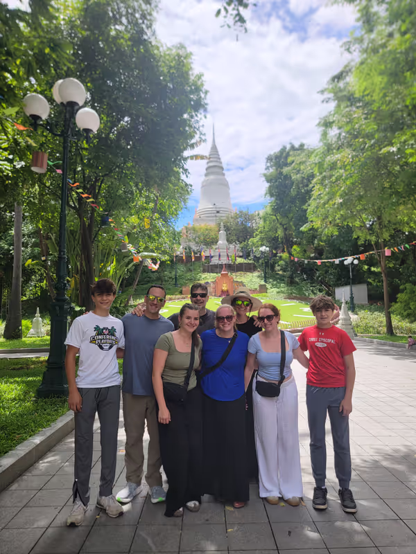 Phnom Penh Private Tour - Group picture in front of Wat Phnom
