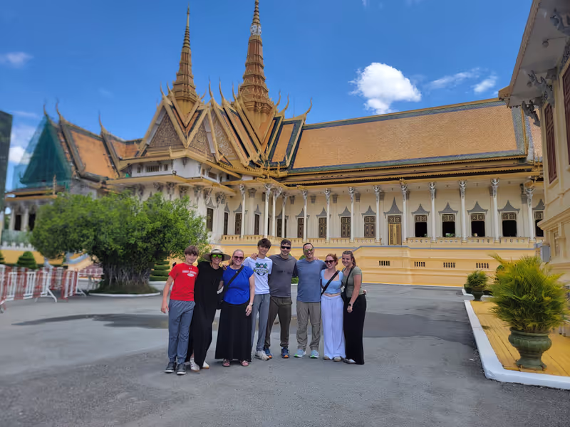 Phnom Penh Private Tour - Group picture in front of the throne Hall