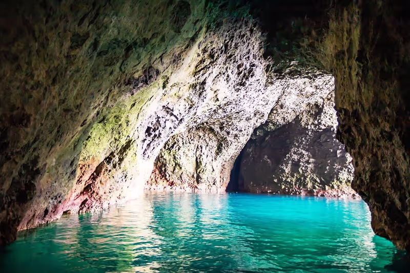 Otaru Private Tour - Blue Cave