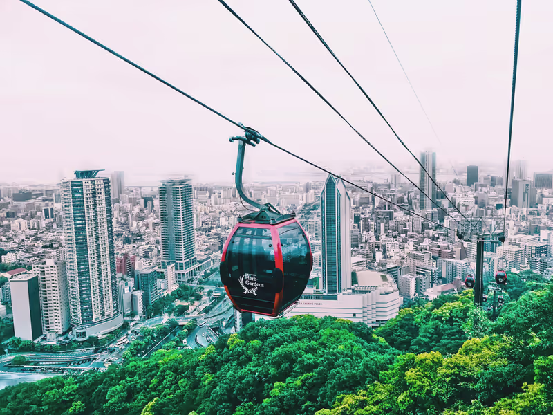 Kobe Private Tour - Nunobiki Ropeway above Kobe — Photo: Mark Pegrum, CC BY-SA 2.0, via Wikimedia Commons.