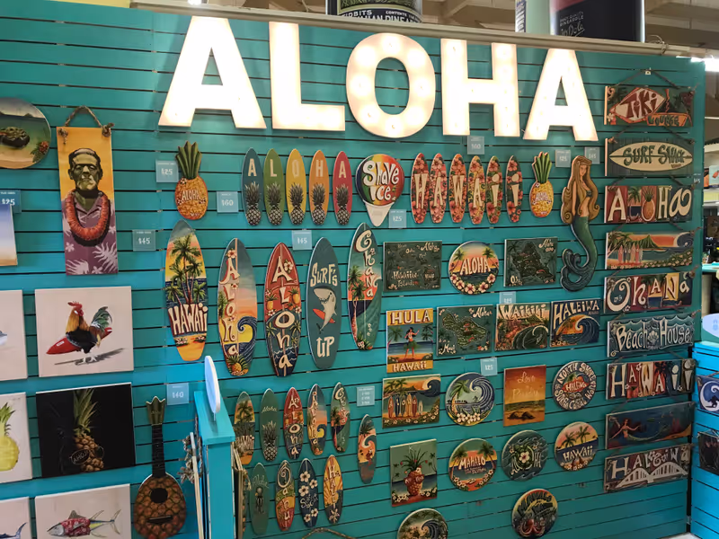 Honolulu Private Tour - Local shop in North Shore