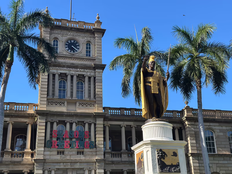 Honolulu Private Tour - King Kamehameha Statue, a historic landmark in