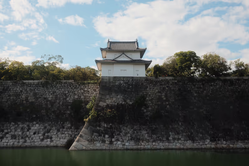 Osaka Private Tour - Osaka Castle’s moat and stone walls — Photo: Nizar Firmansyah / Pexels