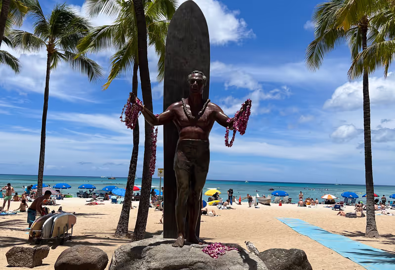 Honolulu Private Tour - Duke Kahanamoku Statue