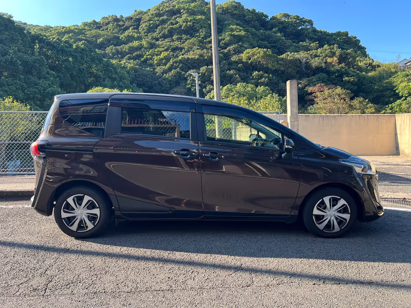 Nagasaki Private Tour - 7 seat Toyota Sienta