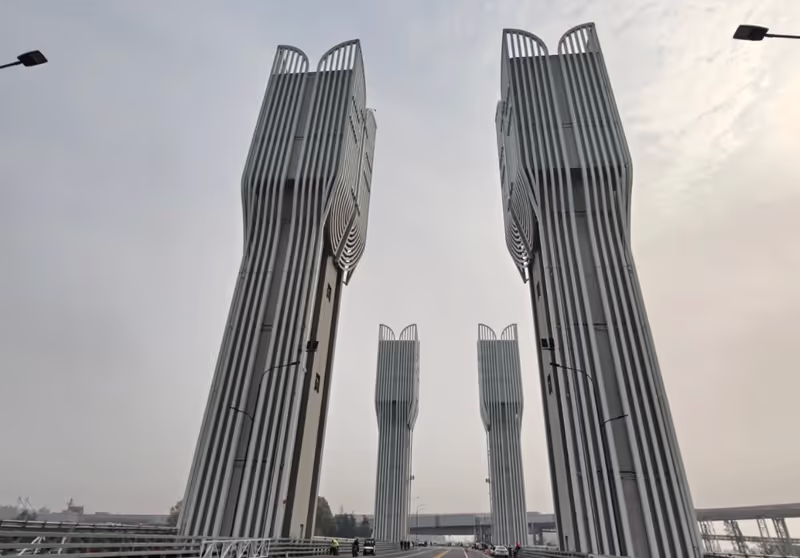 Wuhan Private Tour - Go through the newest Yangtze River Bridge