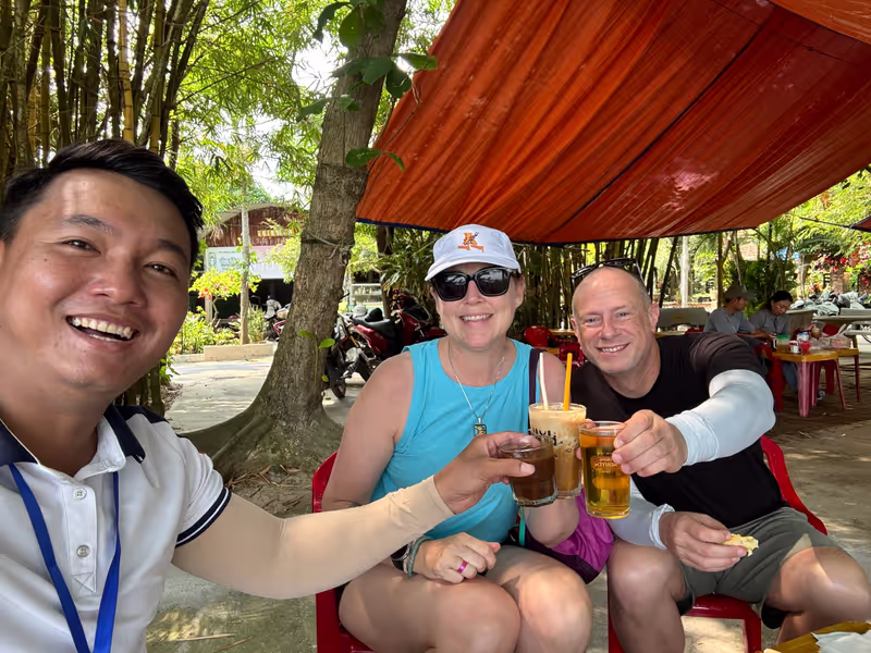 Hoi An Private Tour - Enjoying drink after cycling
