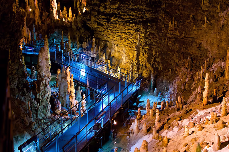 Okinawa Main Island Private Tour - Gyokusendo Cave