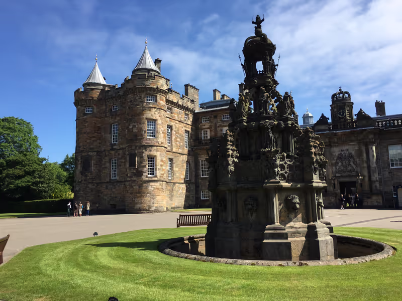 Edinburgh Private Tour - The Palace of Holyroodhouse, Edinburgh