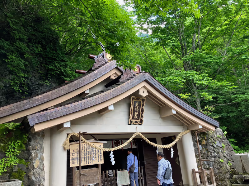 Nagano Private Tour - Okusha Shrine