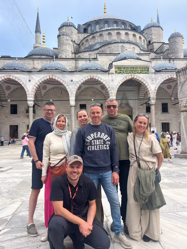 Istanbul Private Tour - Blue Mosque with guest