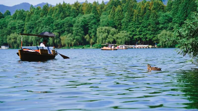Hangzhou Private Tour - Boat Cruise