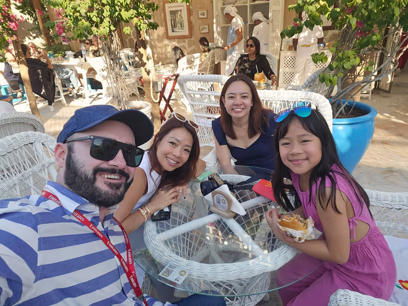 Dubai Private Tour - Enjoying a authentic lunch in old dubai!