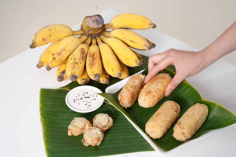 Ho Chi Minh Private Tour - Grilled banana with sticky rice