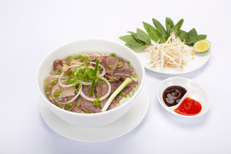 Ho Chi Minh Private Tour - Beef noodles soup
