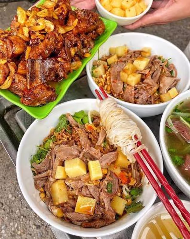Hanoi Private Tour - Cuisine at Nghia Tan Market