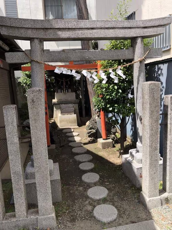 Tokyo Private Tour - You can see a shrine anywhere in Japan.