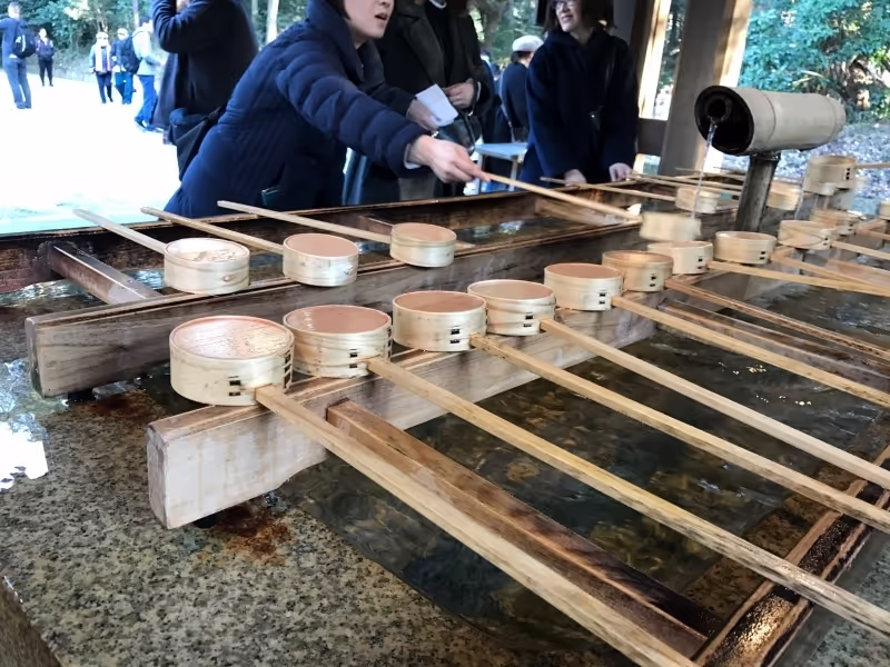 Tokyo Private Tour - Meiji shinto shrine water ritual, People cleanse  hands  here.
