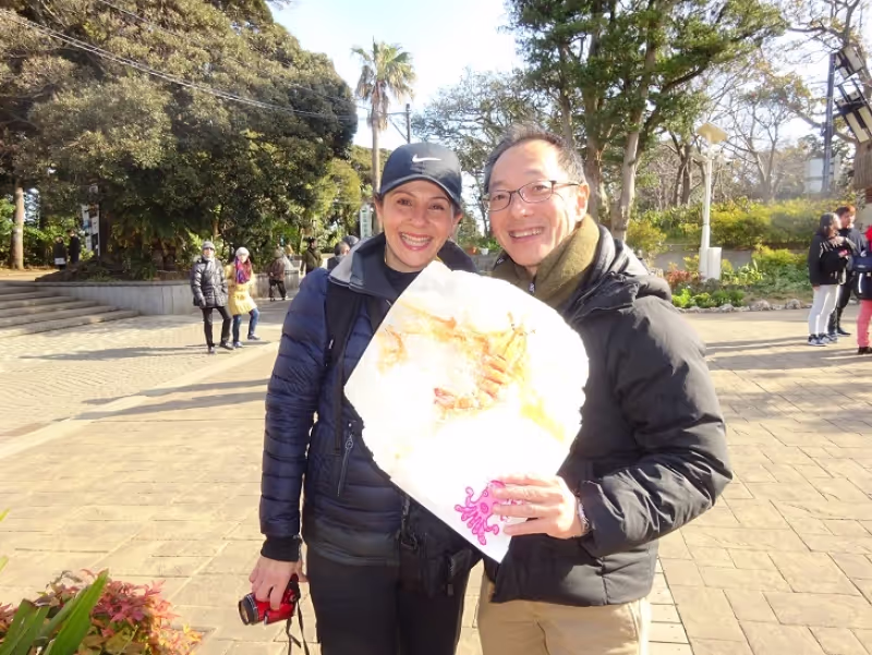 Kamakura Private Tour - Shrimp rice cracker in Enoshima