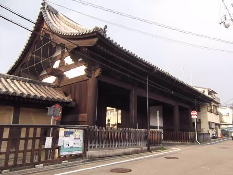 Kyoto Private Tour - South Gate connected with Regent Toyotomi Hideyoshi.
