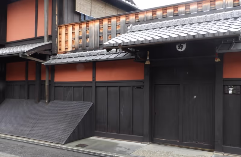 Kyoto Private Tour - Tea house in Hanamikoji street / Gion area