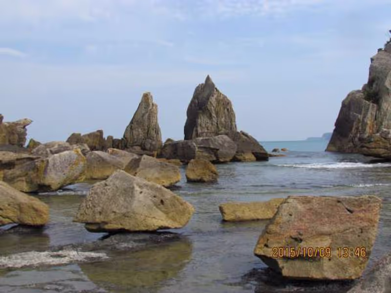Osaka Private Tour - Hashigui Rocks