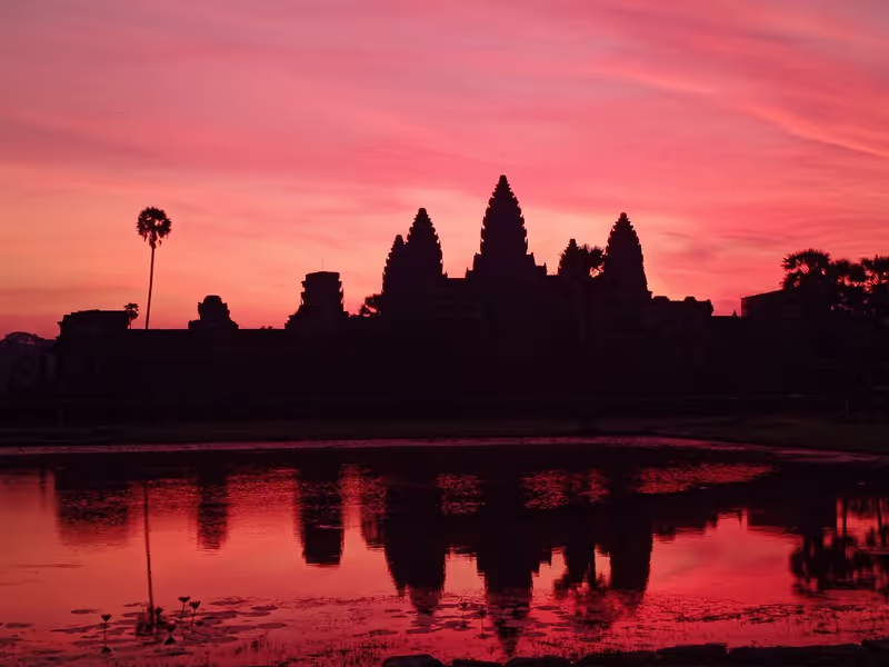 Siem Reap Private Tour - Sunrise View at Angkor Wat
