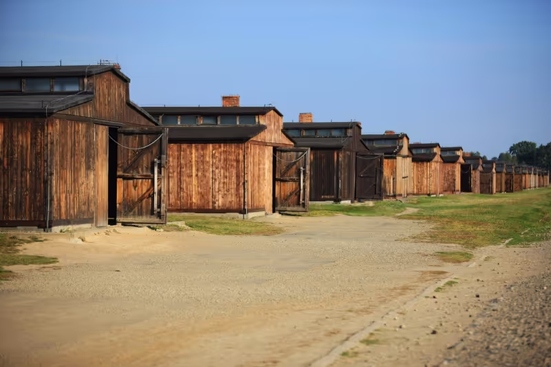 Krakow Private Tour - Wooden baracks