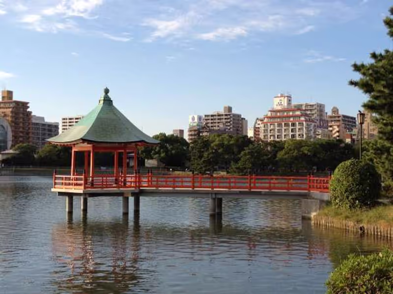 Fukuoka Private Tour - Ohori Park, a mecca of leisure activities for local citizens such as  jogging, walking and cycling.