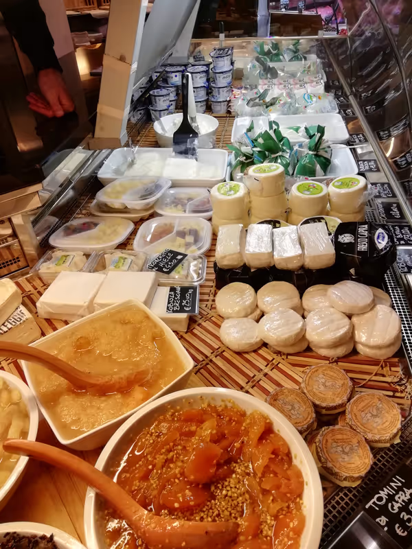 Verona Private Tour - Traditional cheeses and salamis