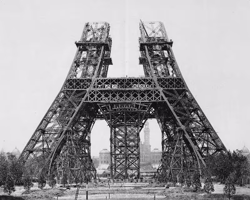 Paris Private Tour - The tower under construction
