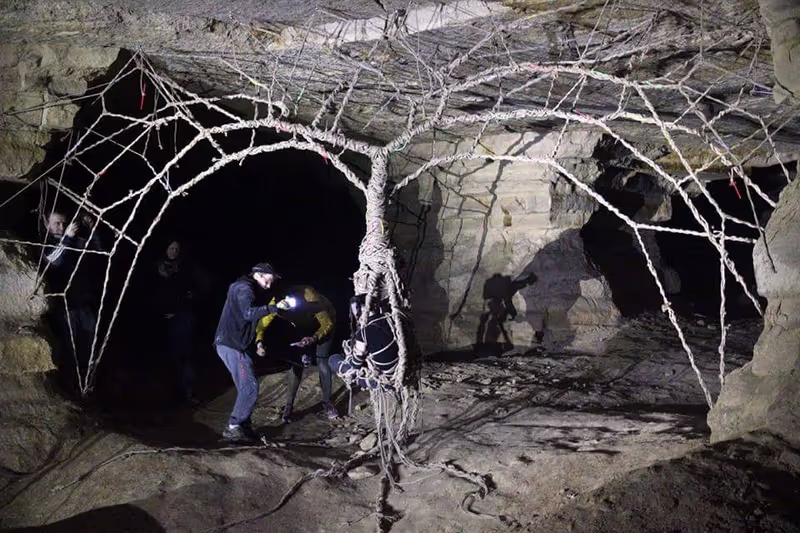 Paris Private Tour - Mary Zoo's video clip recorded in the catacombs