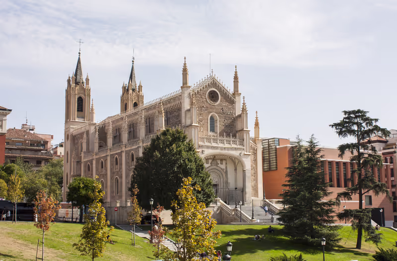 Madrid Private Tour - Jeronimos next to the Museum