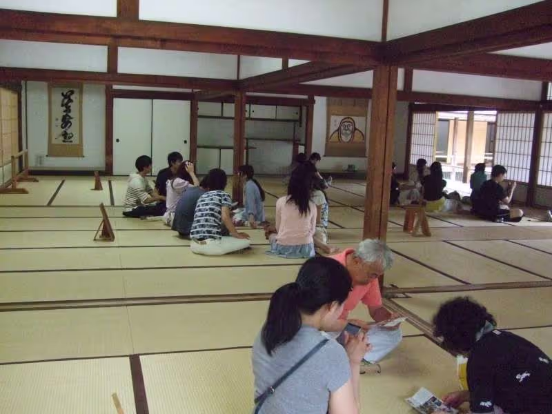 Kyoto Private Tour - 天龍寺‧世界文化遺產。
可以在"榻榻米"大房間歇一歇。